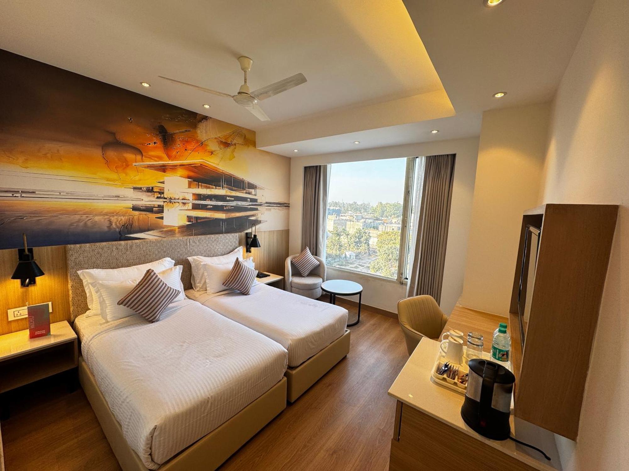 Tulip Inn Zirakpur מראה חיצוני תמונה