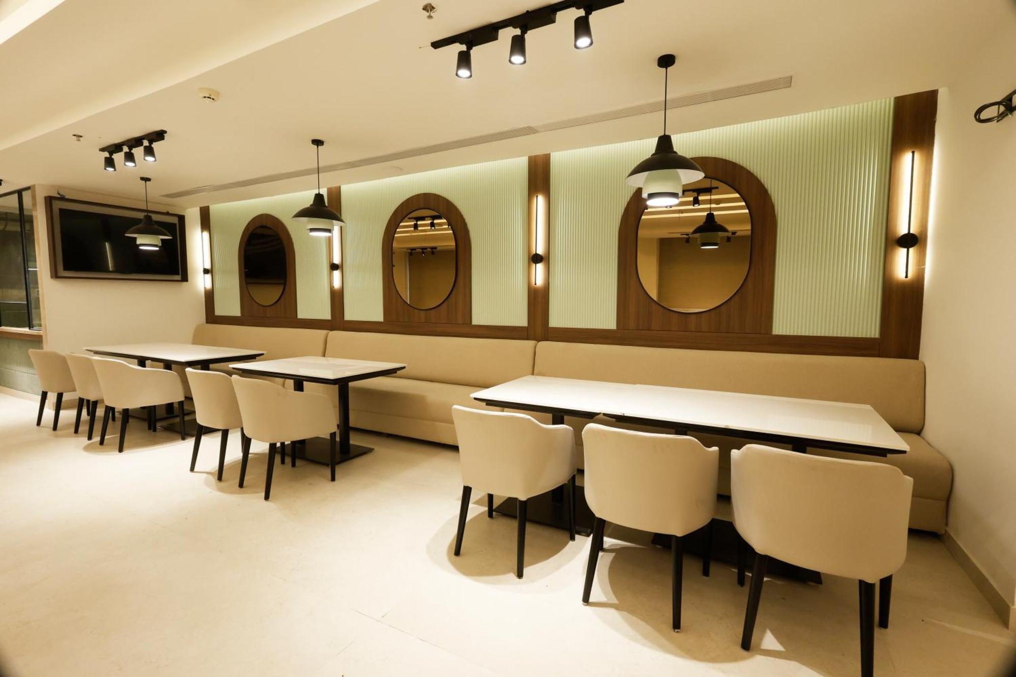 Tulip Inn Zirakpur מראה חיצוני תמונה