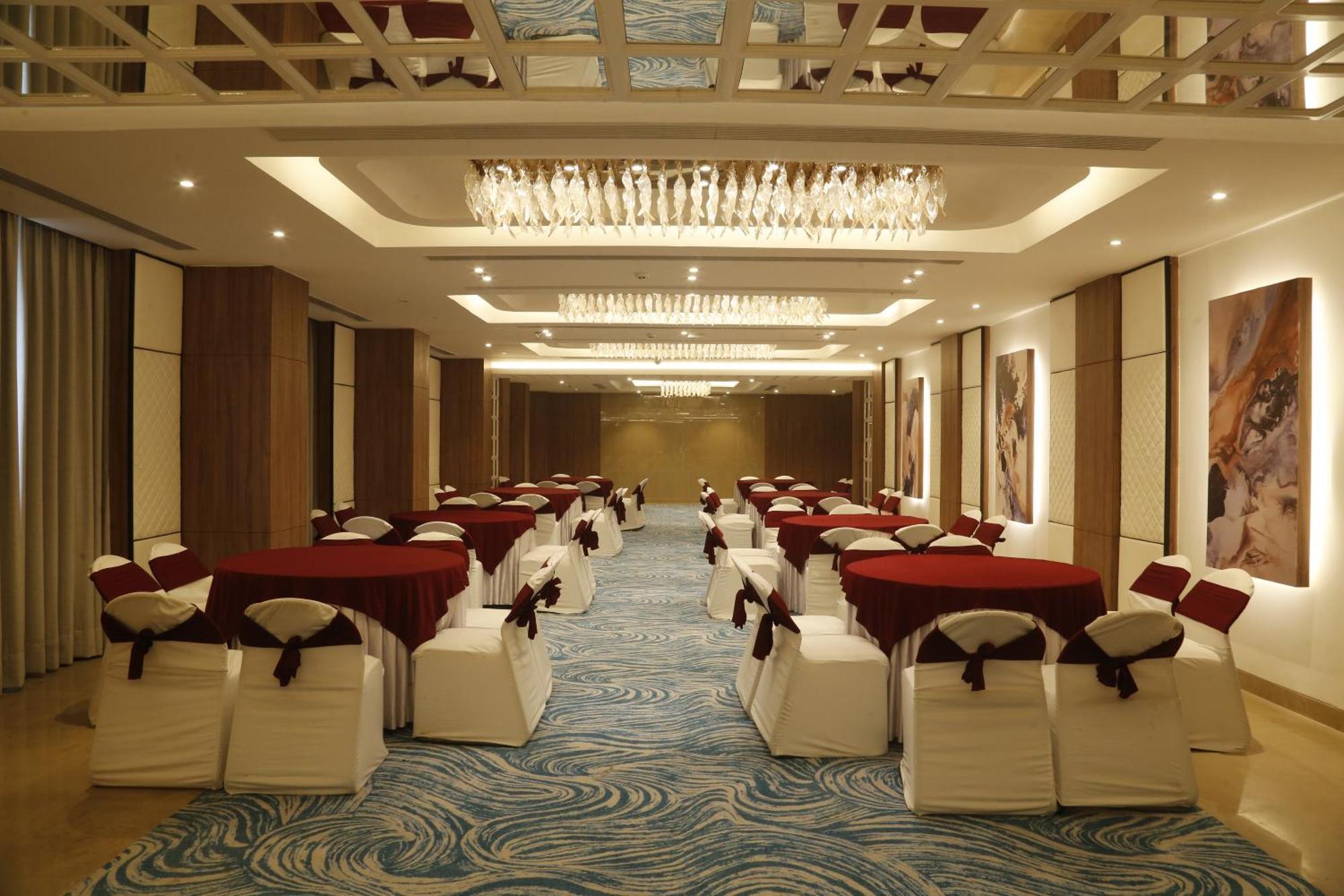 Tulip Inn Zirakpur מראה חיצוני תמונה