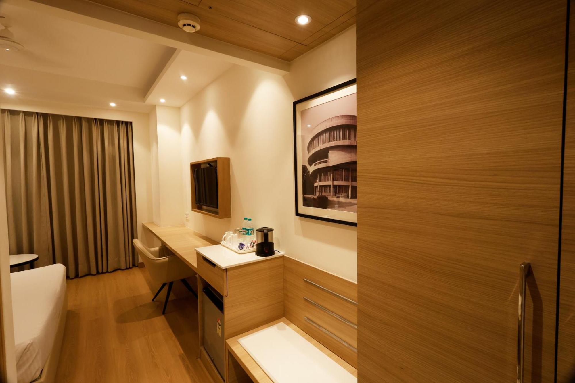 Tulip Inn Zirakpur מראה חיצוני תמונה