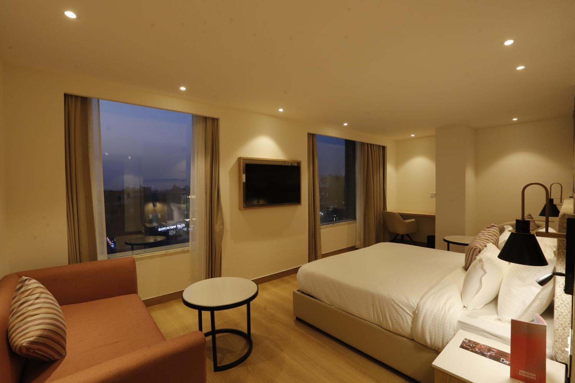 Tulip Inn Zirakpur מראה חיצוני תמונה