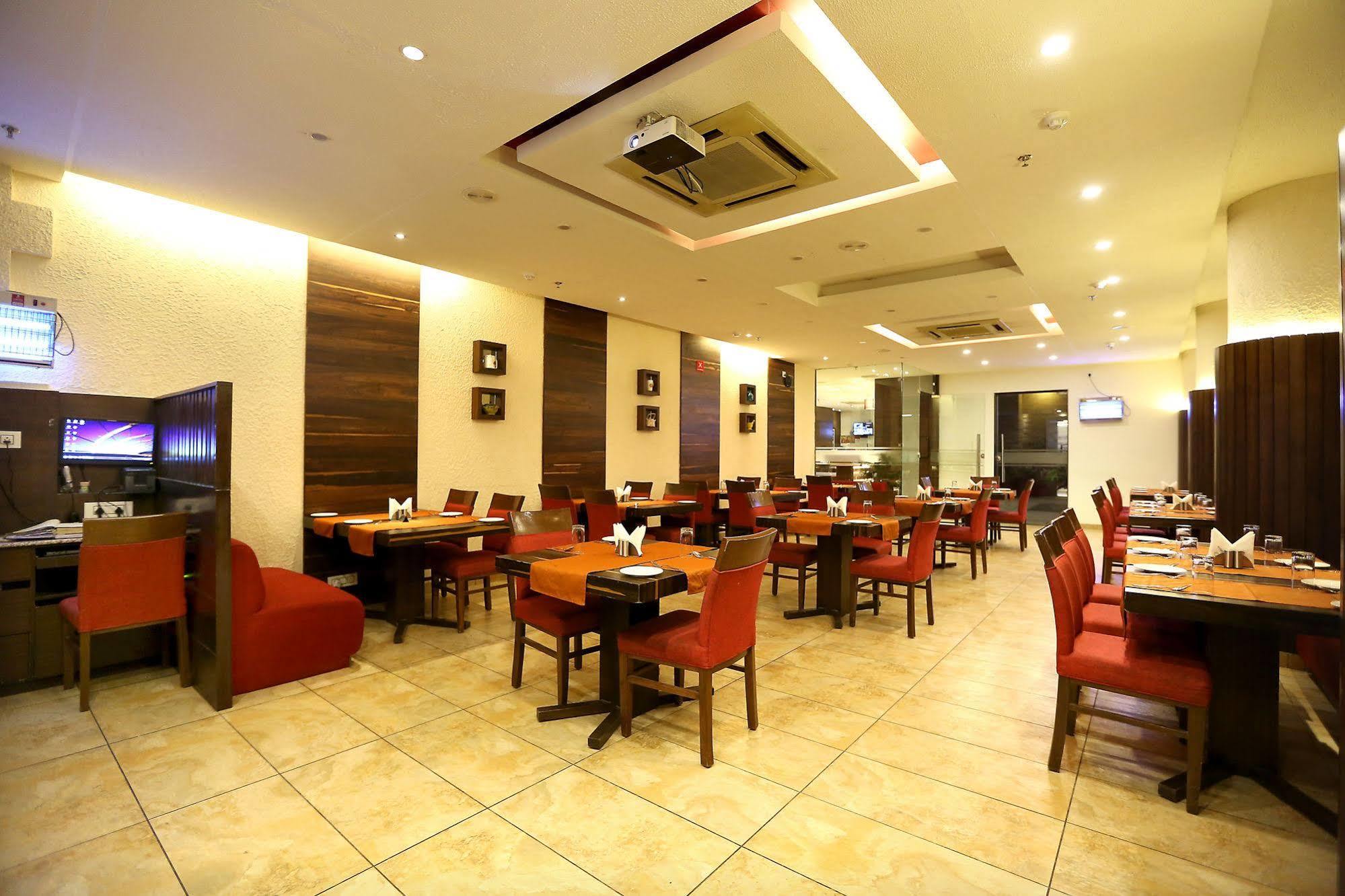 Tulip Inn Zirakpur מראה חיצוני תמונה